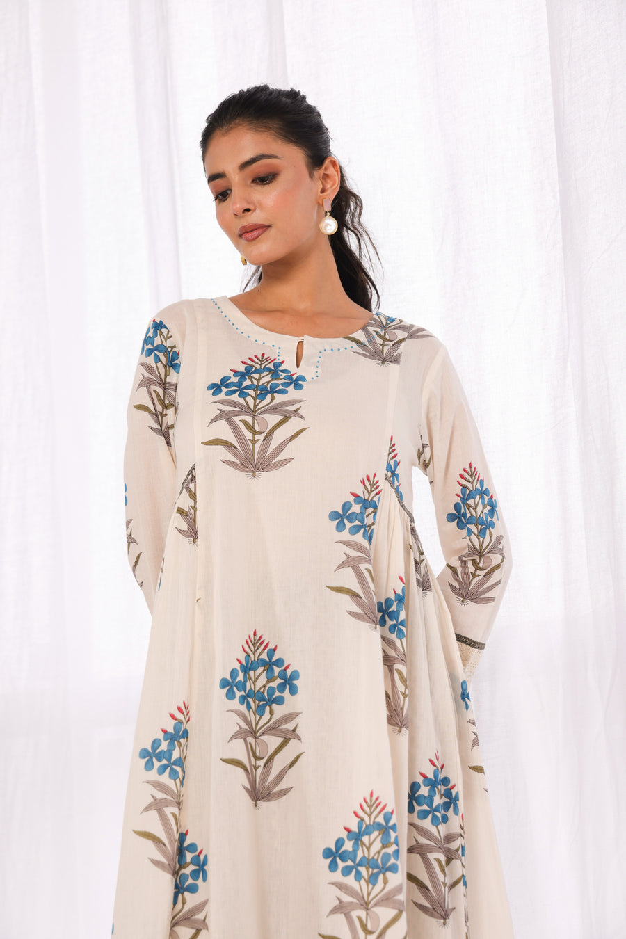 Cream Mul Cotton Gathered Kurta with Blue Floral Motifs, Lace & Bead Work – Pant Set