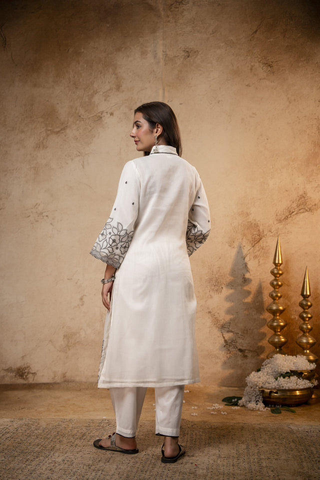 White Kota Doria Suit Set with Aplique & Thread Embroidery