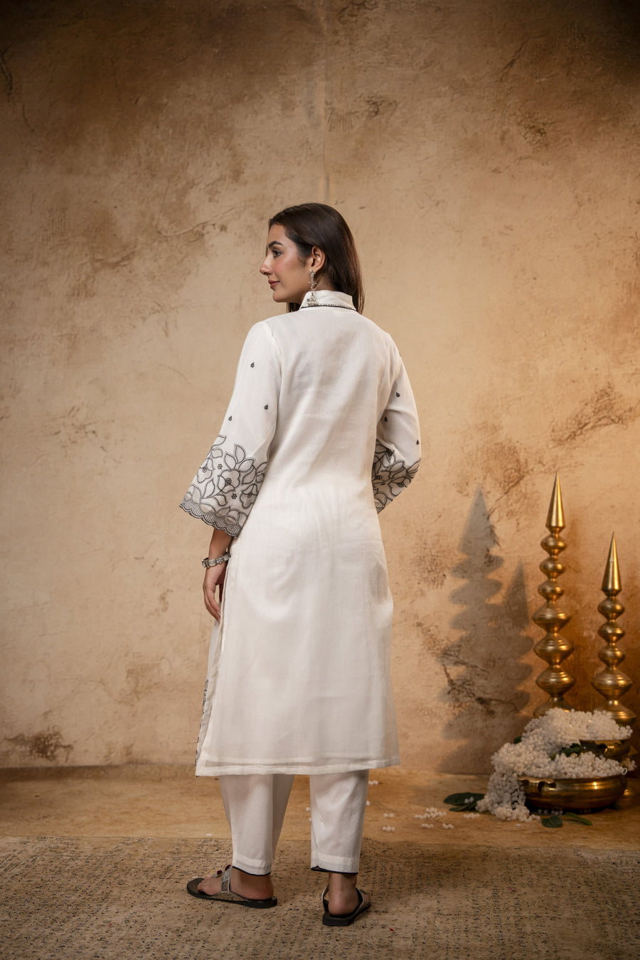 White Kota Doria Suit Set with Aplique & Thread Embroidery