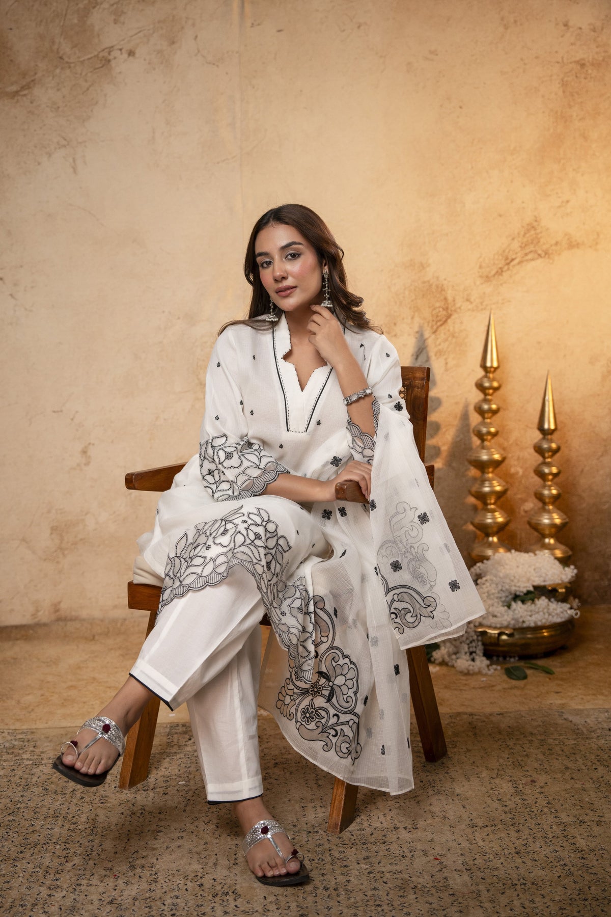 White Kota Doria Suit Set with Aplique & Thread Embroidery