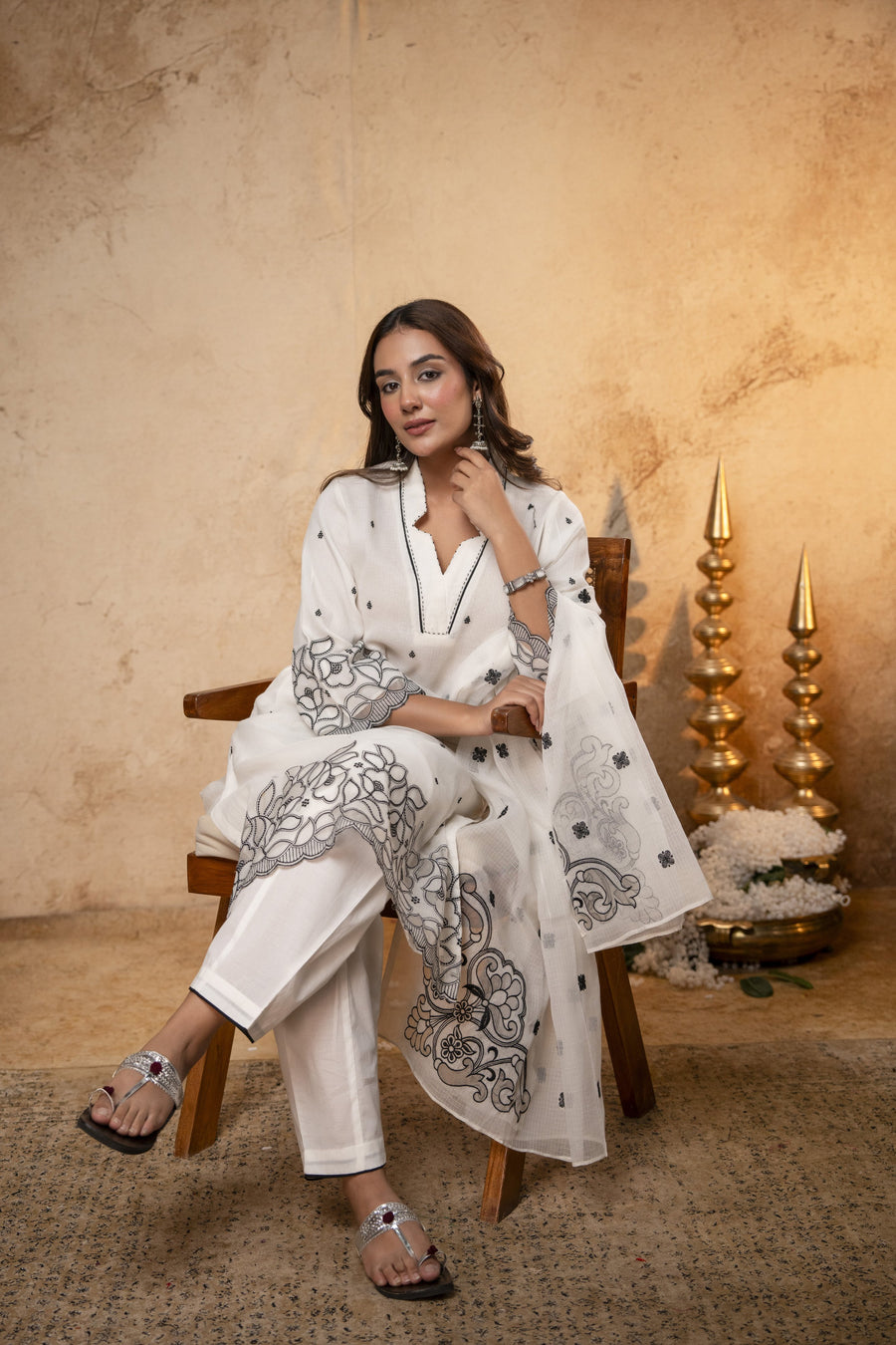 White Kota Doria Suit Set with Aplique & Thread Embroidery