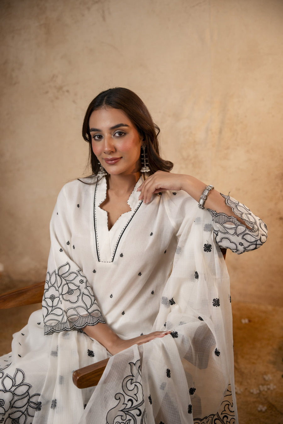 White Kota Doria Suit Set with Aplique & Thread Embroidery