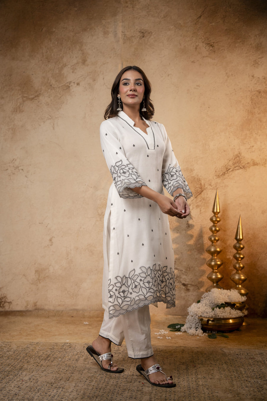 White Kota Doria Suit Set with Aplique & Thread Embroidery