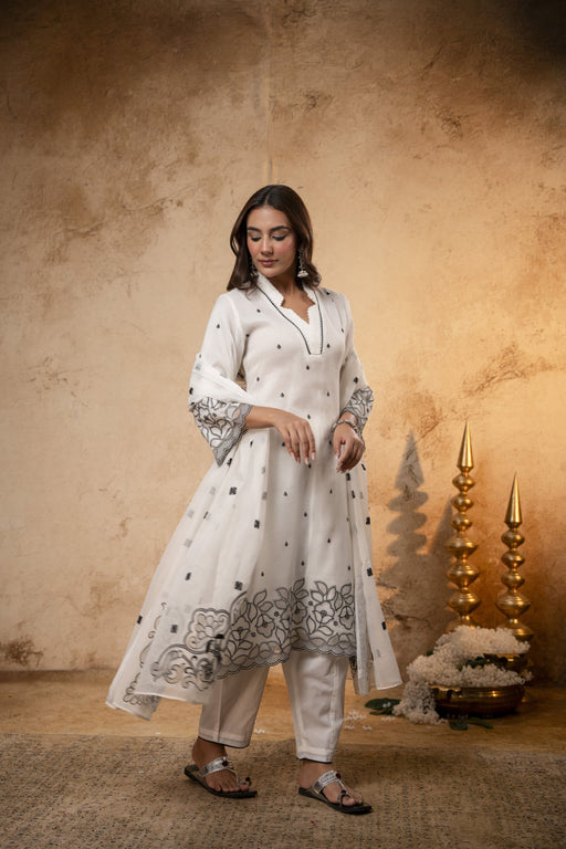 White Kota Doria Suit Set with Aplique & Thread Embroidery