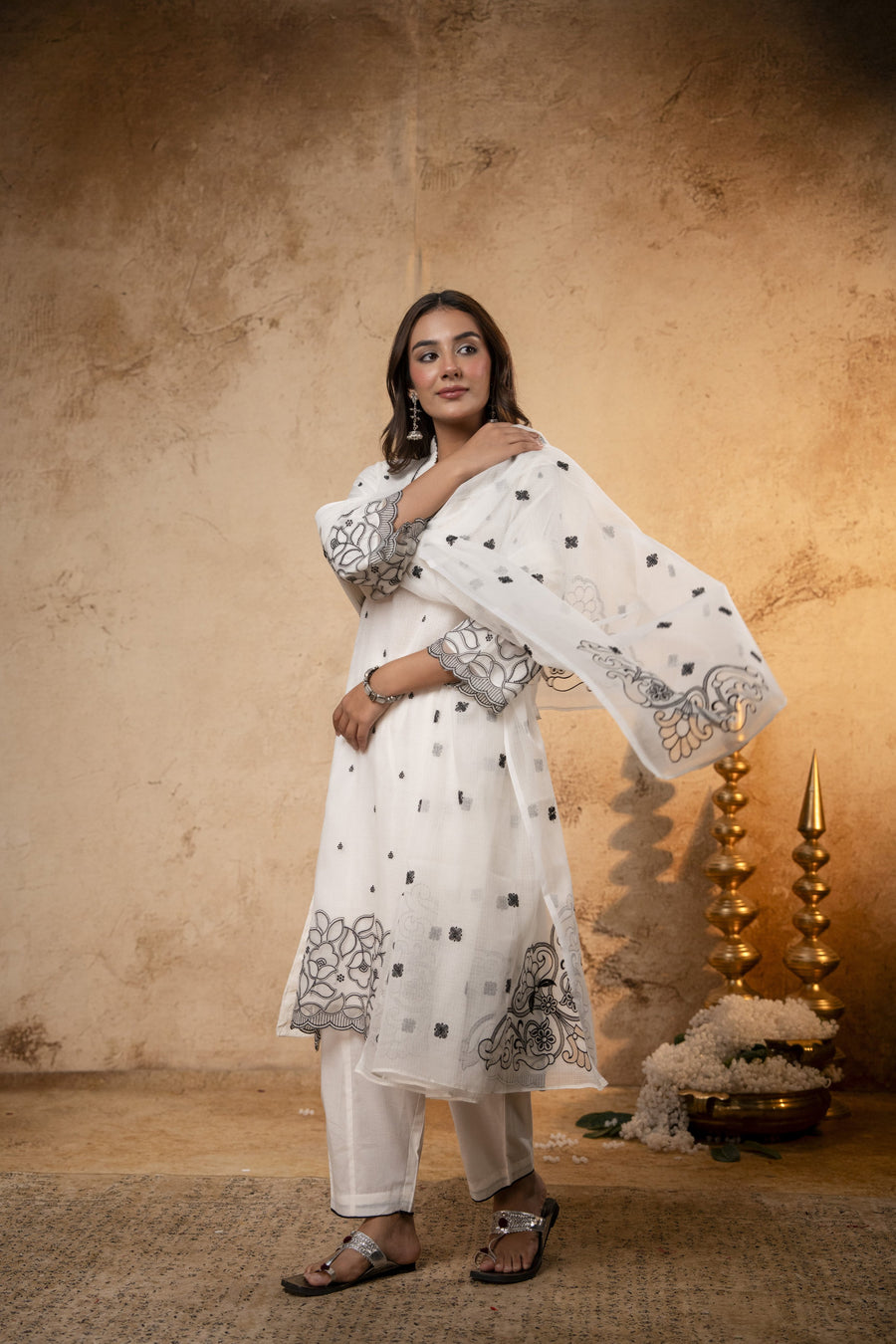 White Kota Doria Suit Set with Aplique & Thread Embroidery