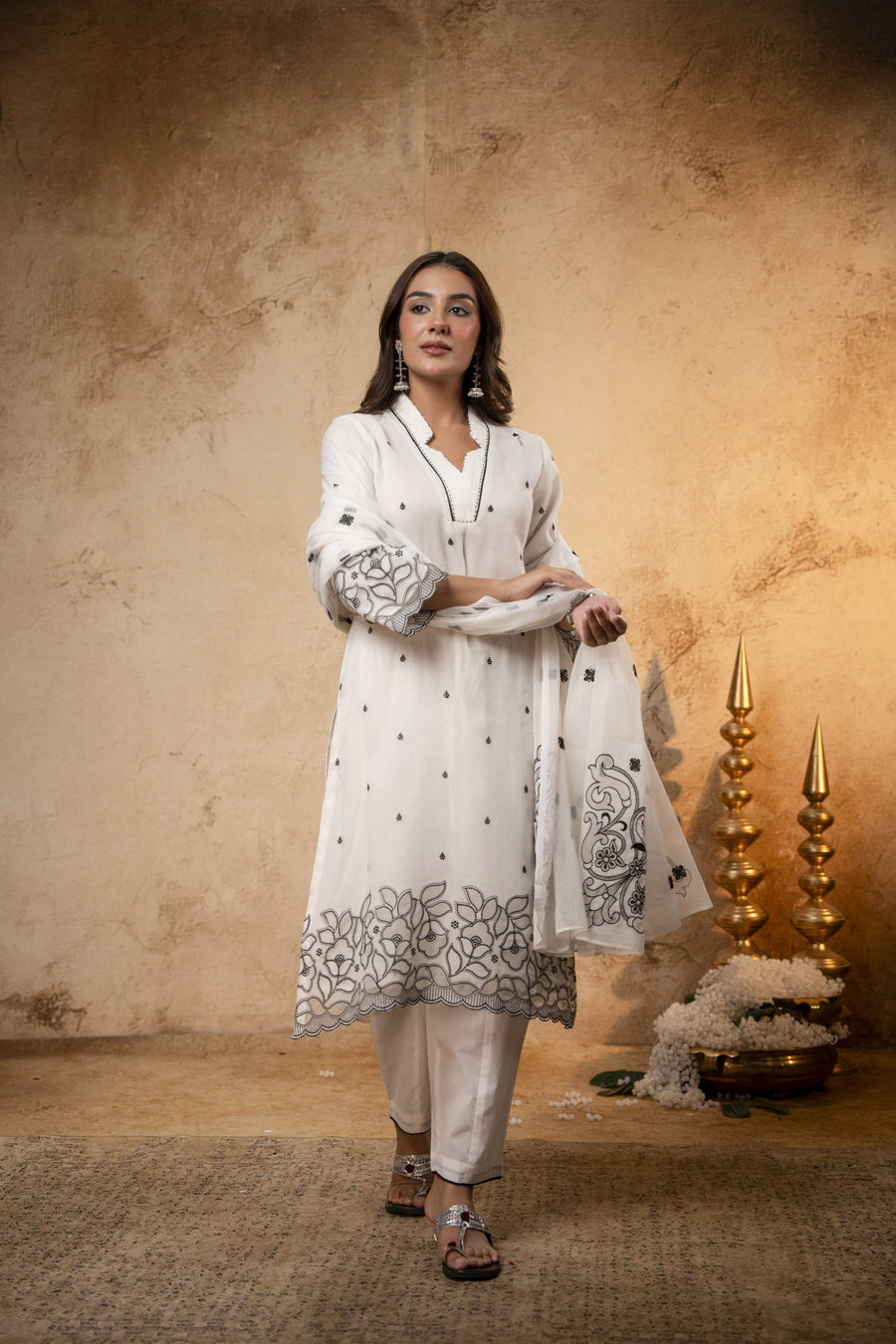 White Kota Doria Suit Set with Aplique & Thread Embroidery