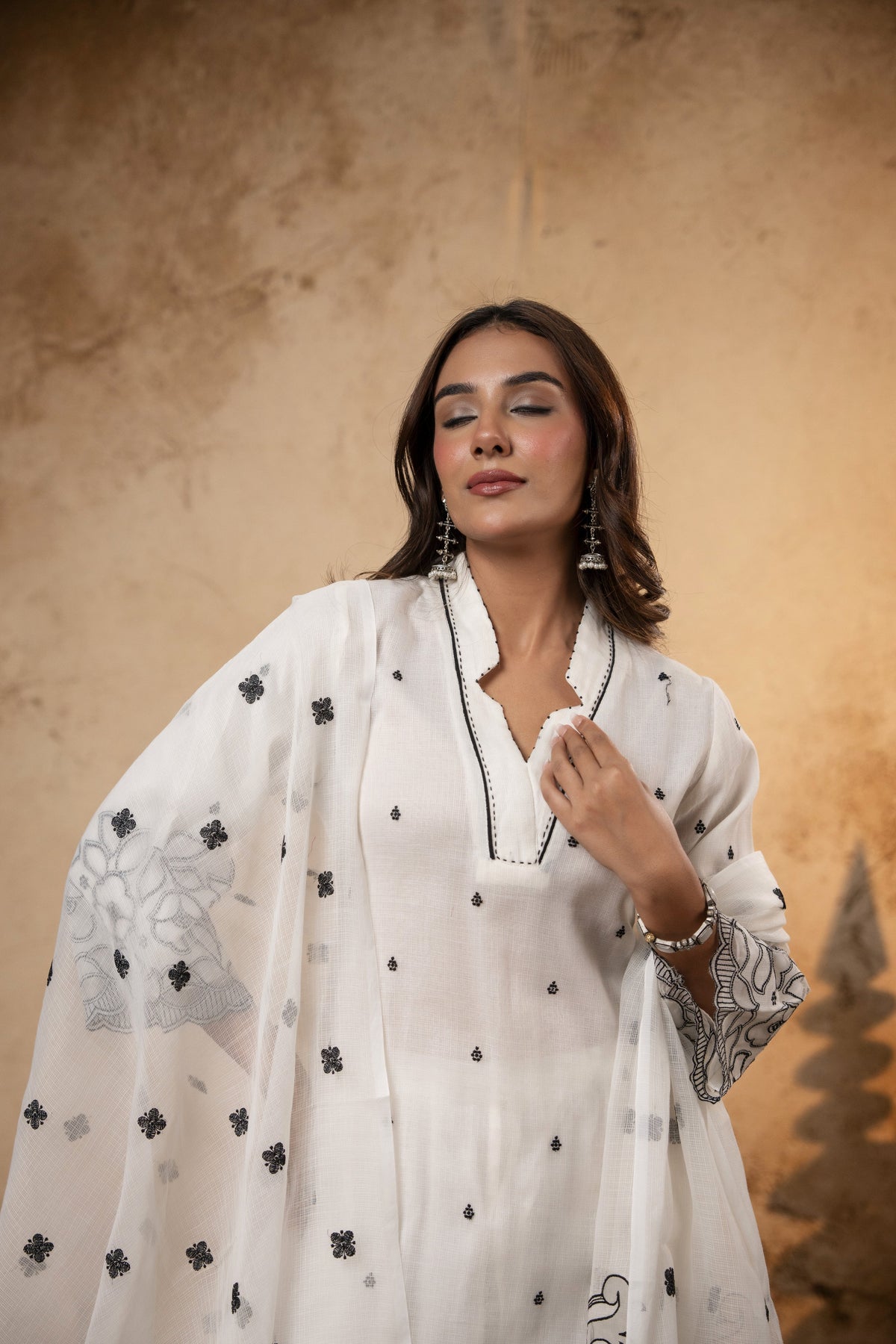 White Kota Doria Suit Set with Aplique & Thread Embroidery
