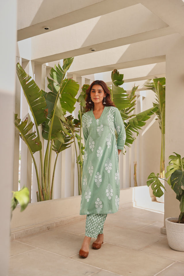 Green Chunakhari Printed Cotton Kurta Set with Lace & Bead Work