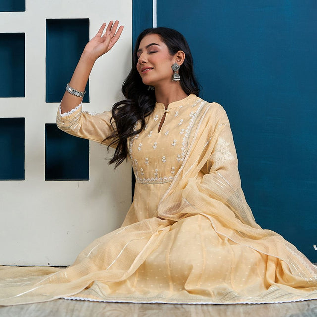 Butter Yellow Chanderi Thread Aari Embroidered Kalidaar Dupatta Set