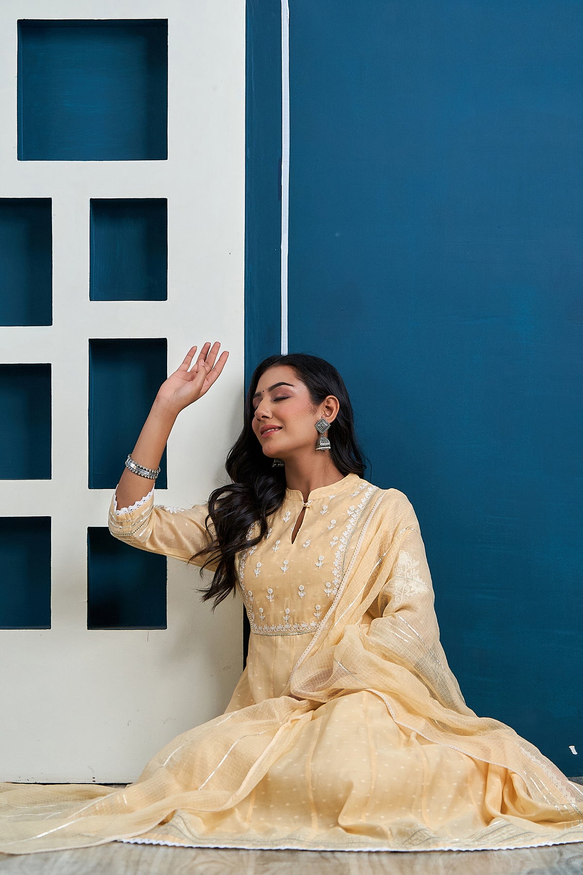 Butter Yellow Chanderi Thread Aari Embroidered Kalidaar Dupatta Set