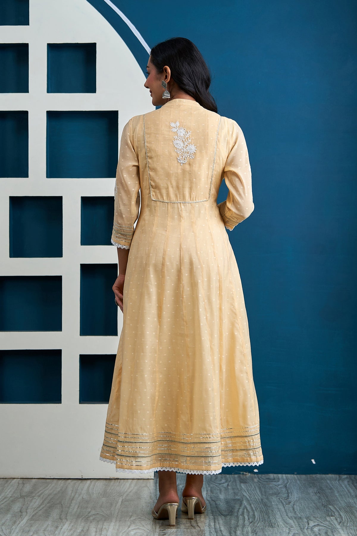 Butter Yellow Chanderi Thread Aari Embroidered Kalidaar Dupatta Set