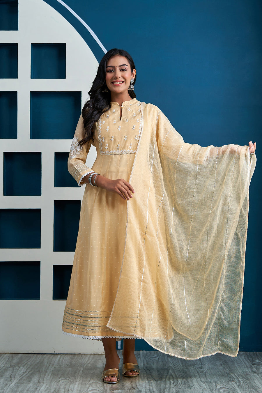 Butter Yellow Chanderi Thread Aari Embroidered Kalidaar Dupatta Set