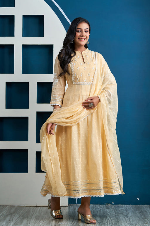 Butter Yellow Chanderi Thread Aari Embroidered Kalidaar Dupatta Set