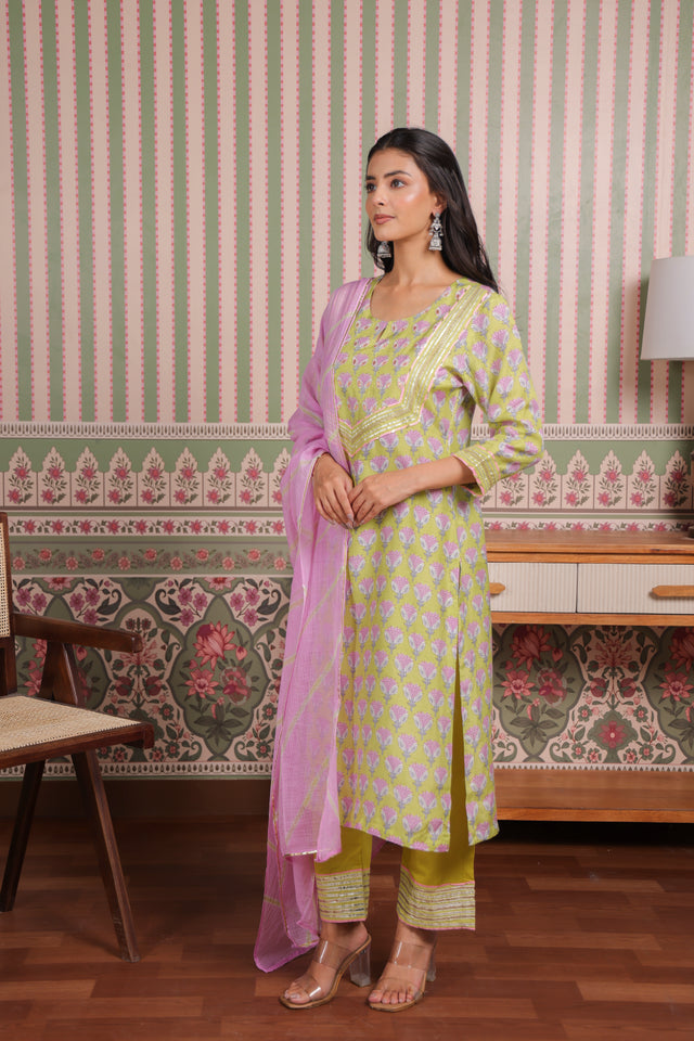 Green Printed Muslin Gota Patti Zari Embroidered Suit Set
