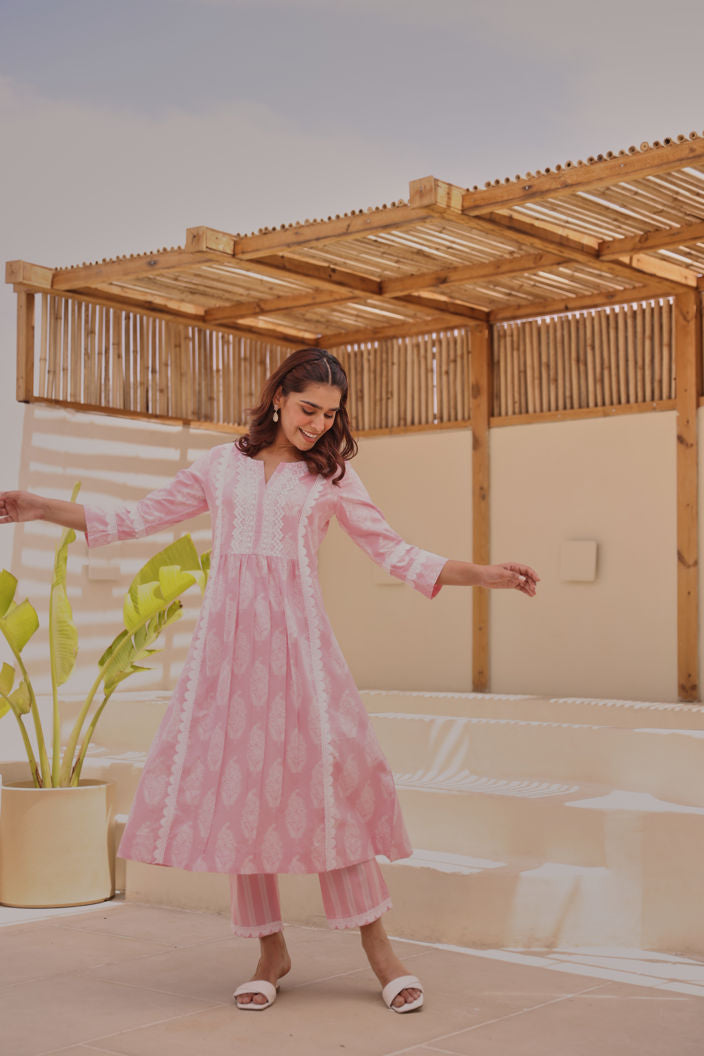 Pink Paisley Printed Cotton Kurta Pant Set With Lace Detail
