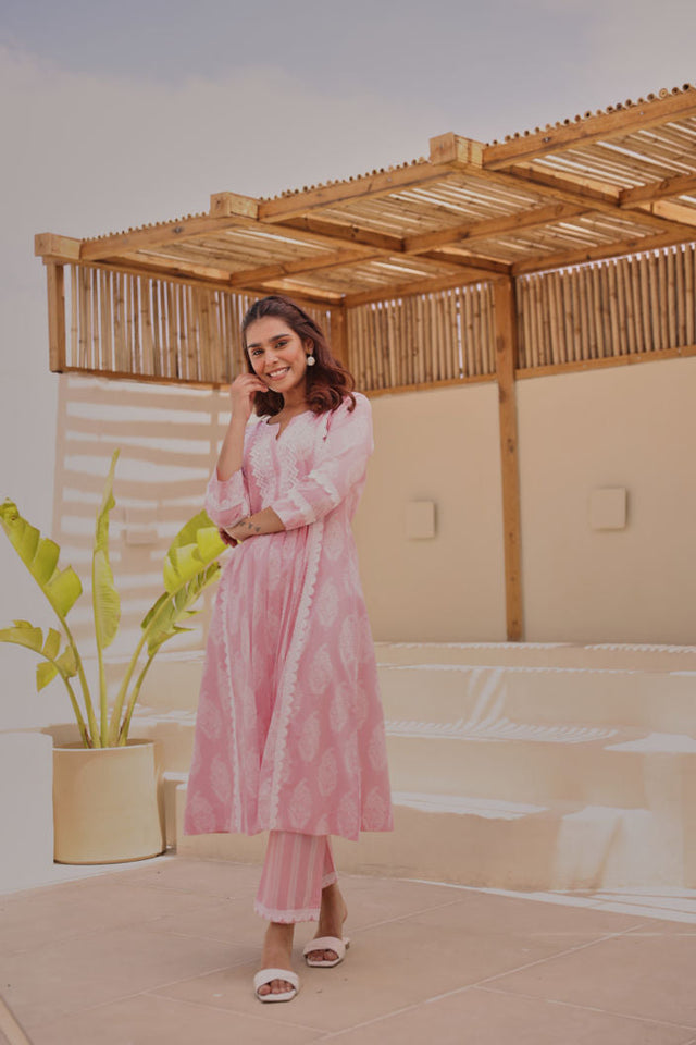 Pink Paisley Printed Cotton Kurta Pant Set With Lace Detail