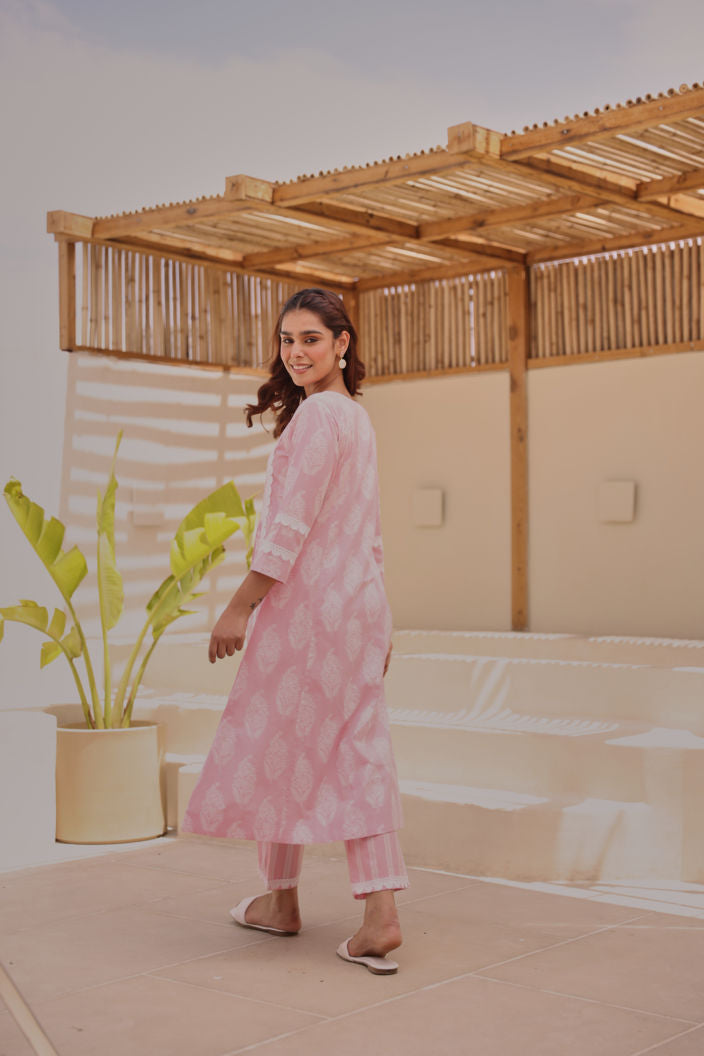 Pink Paisley Printed Cotton Kurta Pant Set With Lace Detail