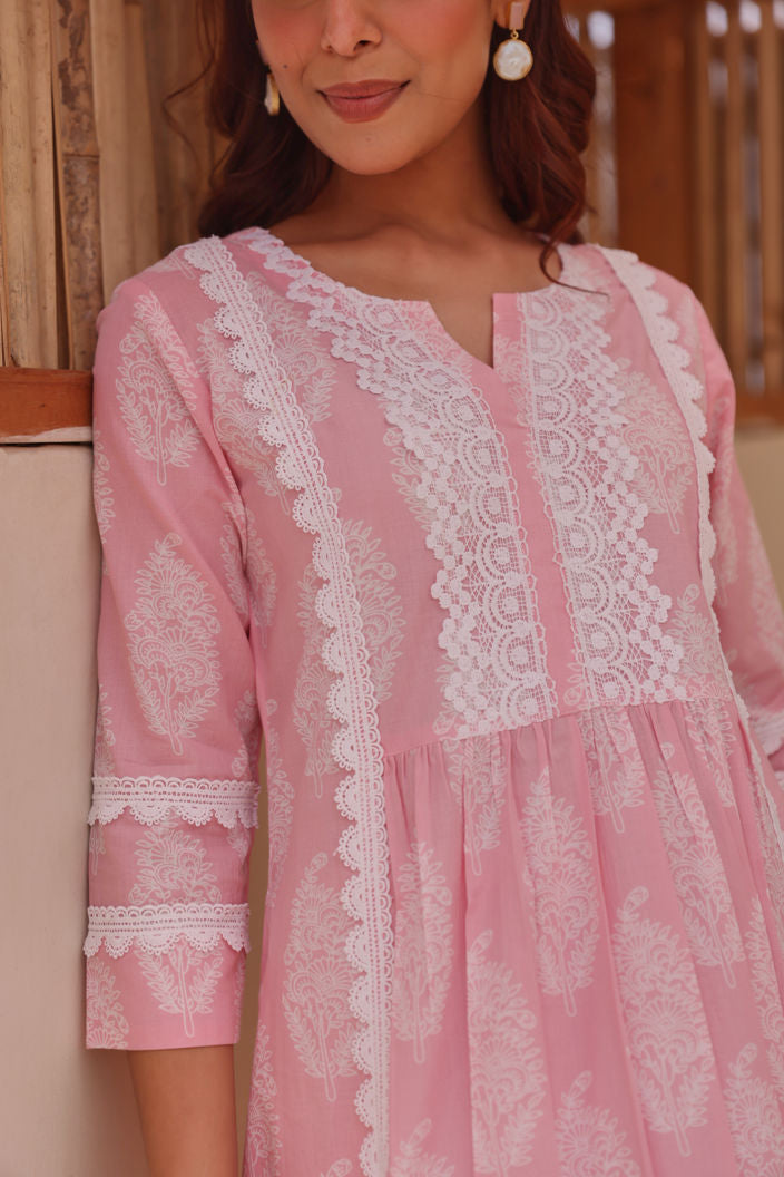 Pink Paisley Printed Cotton Kurta Pant Set With Lace Detail