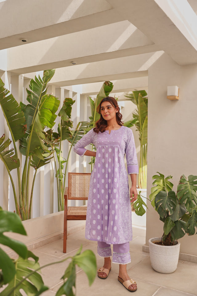Lavender Chunakhari Printed Cotton Kurta Set with Lace & Pearl Work