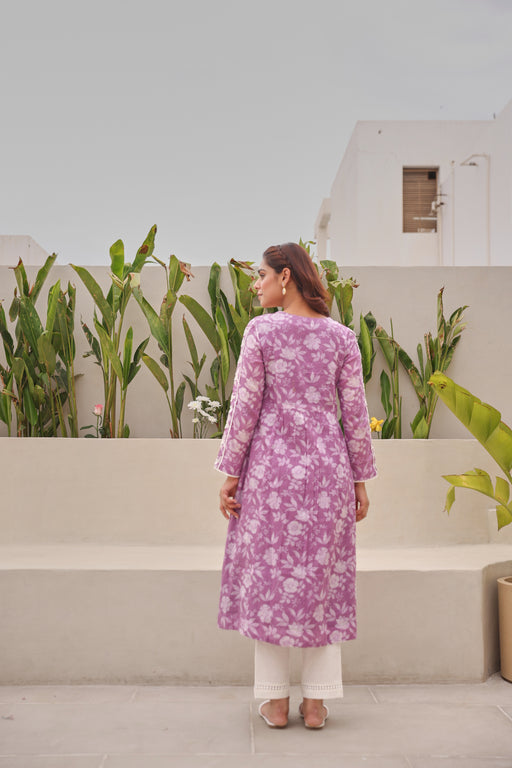 Lavender Floral Printed Mulmul Kurta With Lucknowi Embroidery
