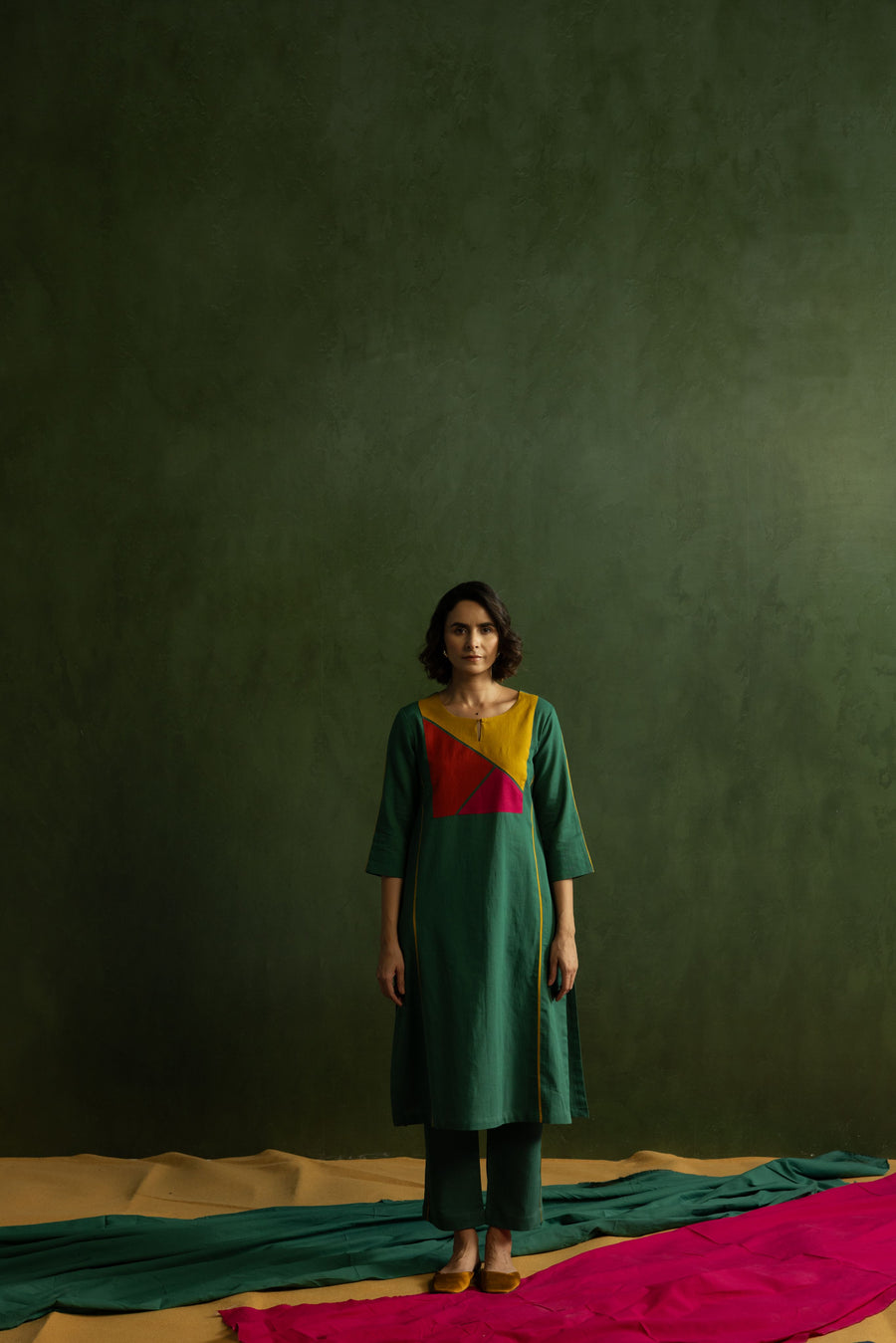 Green Cotton Linen Kurta Pant Set in Colour Block