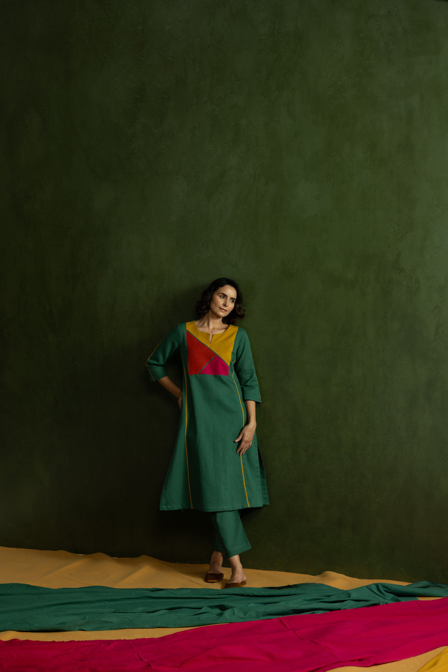 Green Cotton Linen Kurta Pant Set in Colour Block