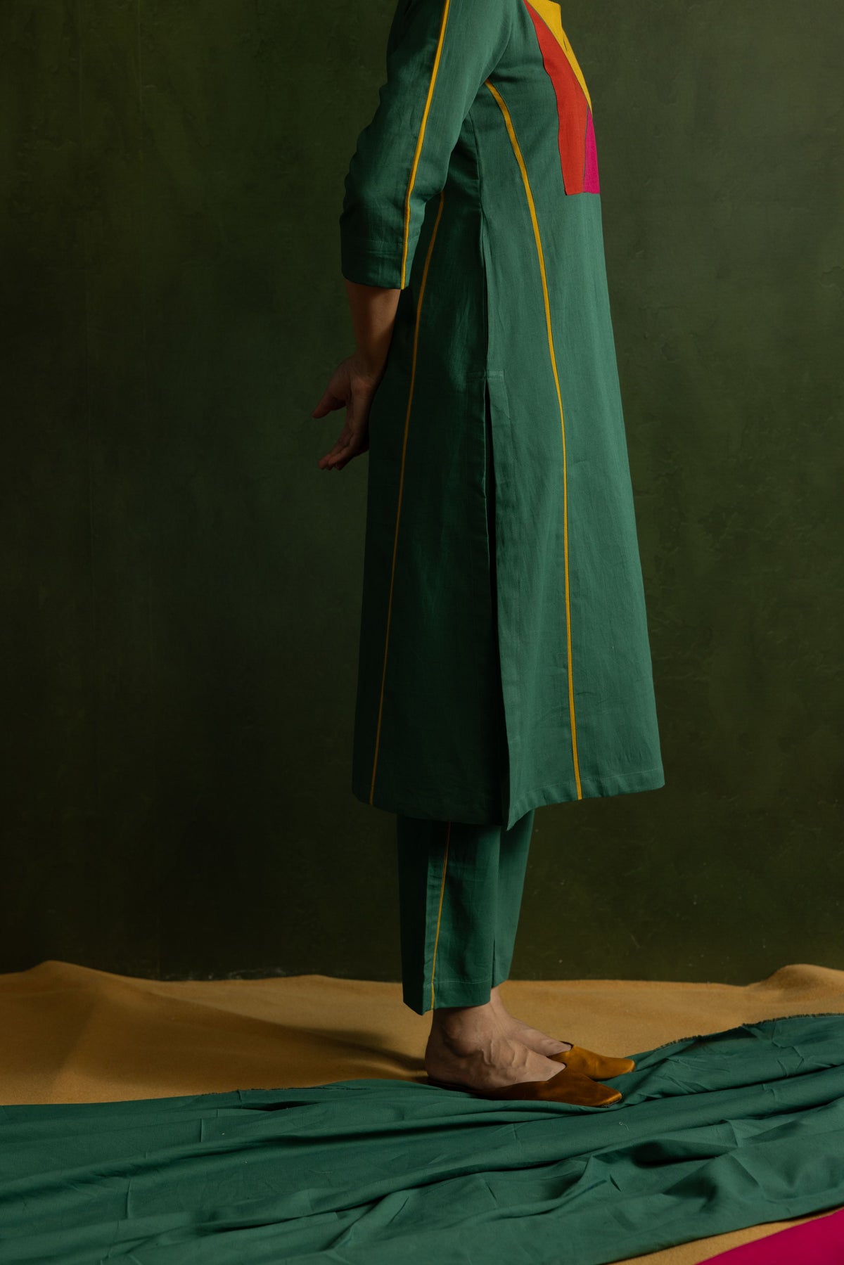 Green Cotton Linen Kurta Pant Set in Colour Block