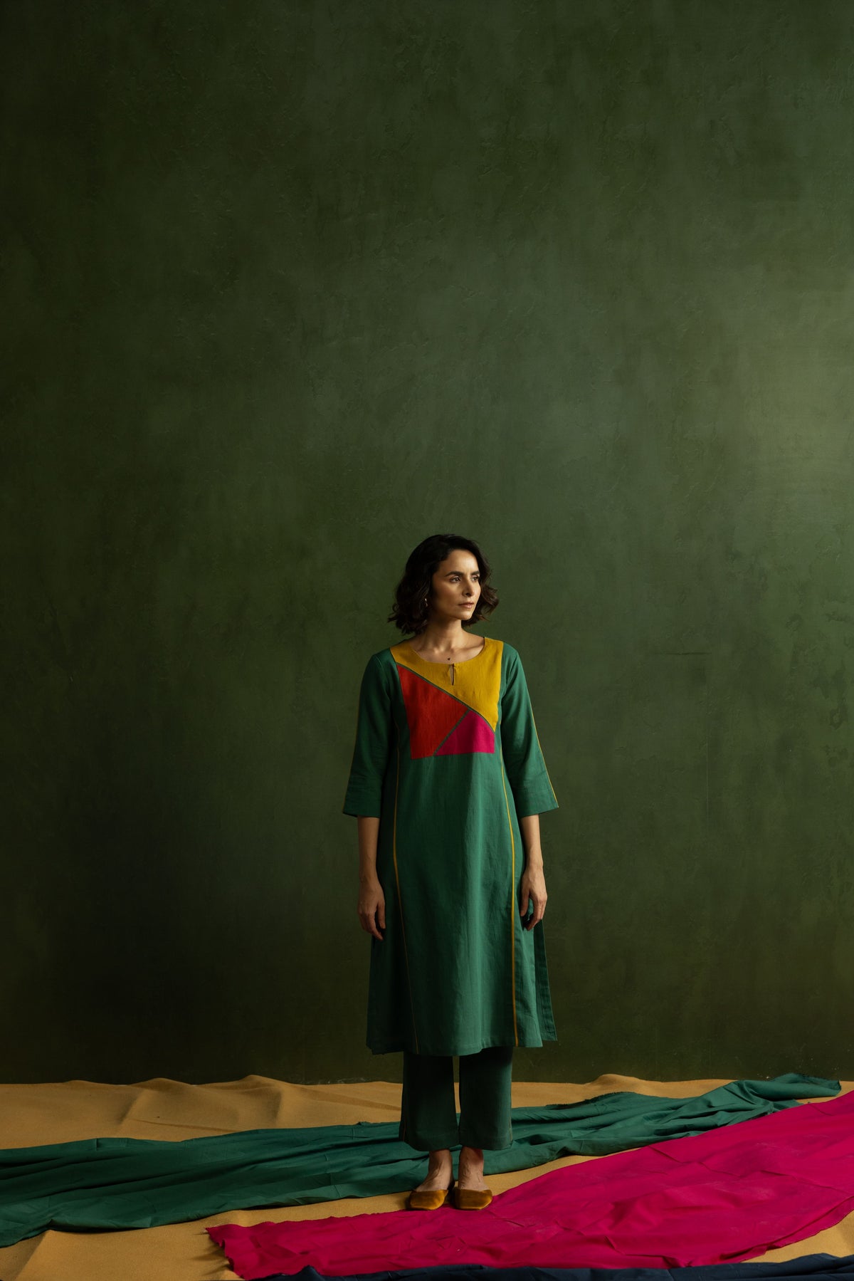 Green Cotton Linen Kurta Pant Set in Colour Block
