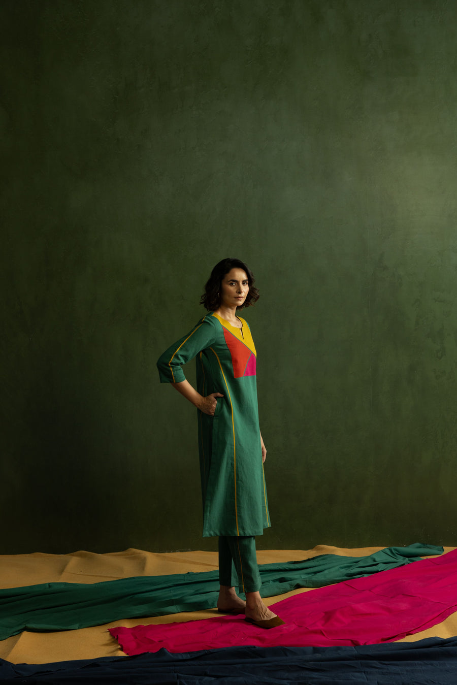 Green Cotton Linen Kurta Pant Set in Colour Block
