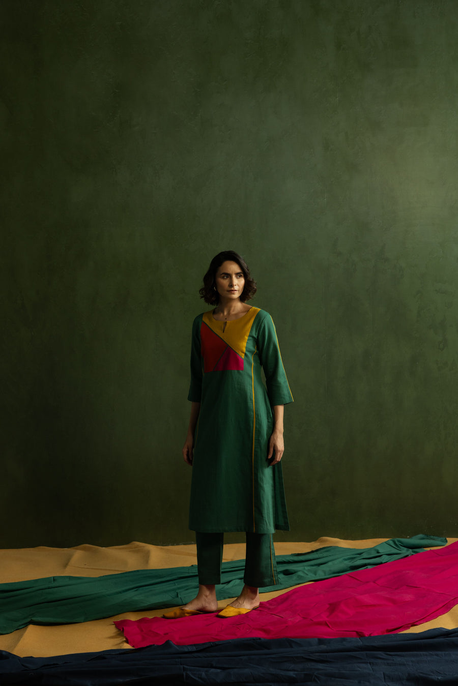Green Cotton Linen Kurta Pant Set in Colour Block