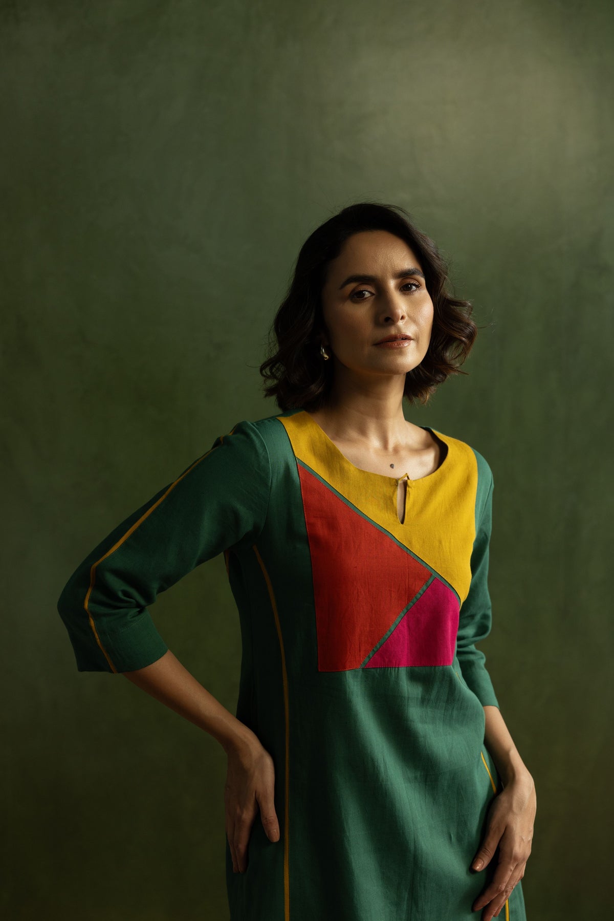 Green Cotton Linen Kurta Pant Set in Colour Block