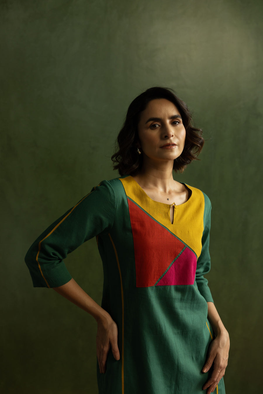 Green Cotton Linen Kurta Pant Set in Colour Block