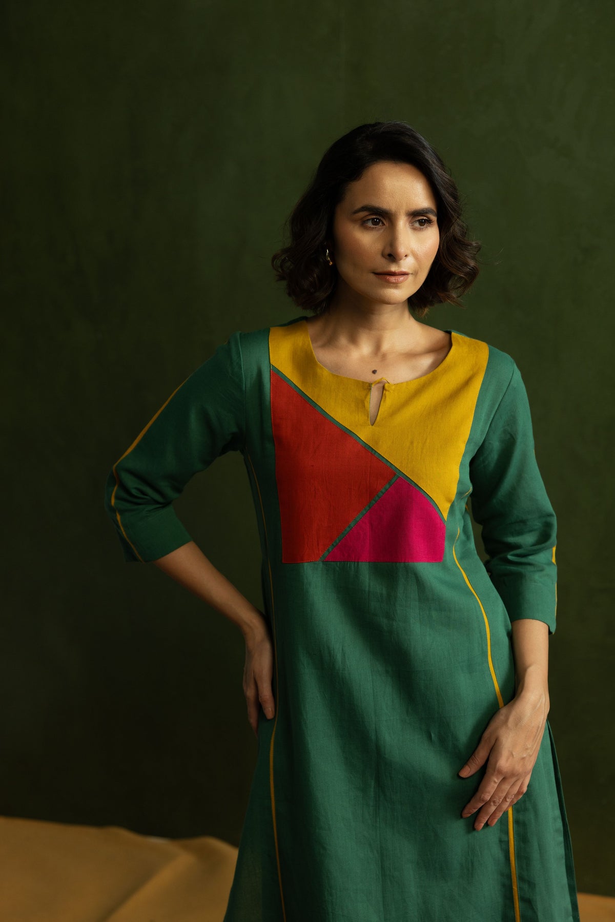 Green Cotton Linen Kurta Pant Set in Colour Block