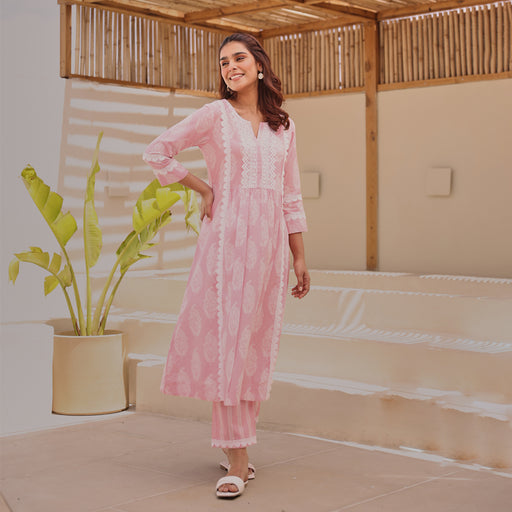 Pink Paisley Printed Cotton Kurta Pant Set With Lace Detail