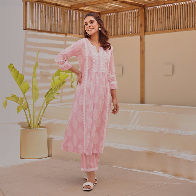 Pink Paisley Printed Cotton Kurta Pant Set With Lace Detail