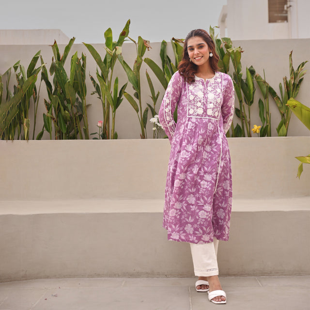 Lavender Floral Printed Mulmul Kurta With Lucknowi Embroidery